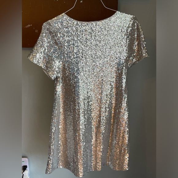 Silver sequin dress.  Worn once.  Size L - Picture 5 of 10